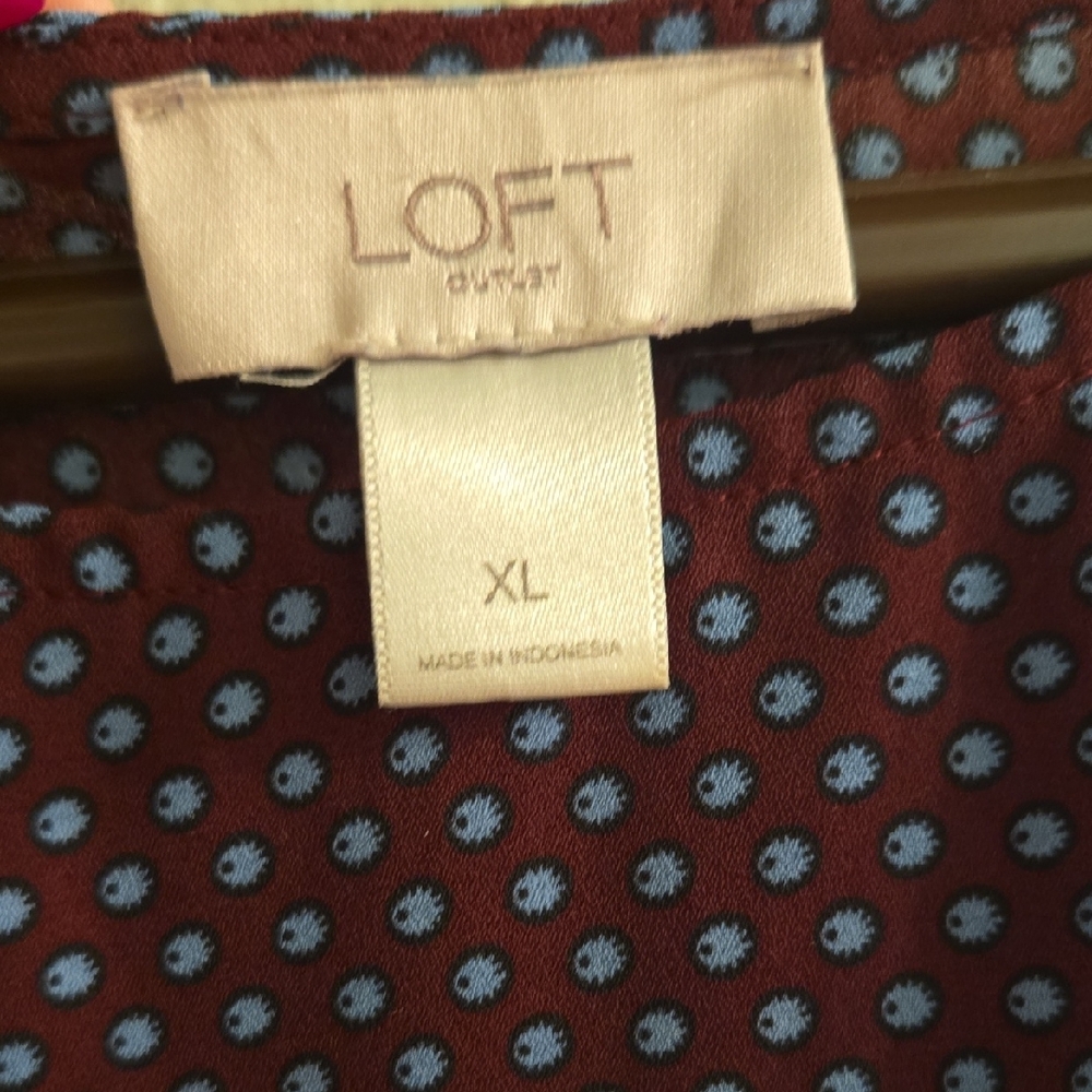 LOFT Burgundy and White Patterned Blouse - Picture 2 of 3